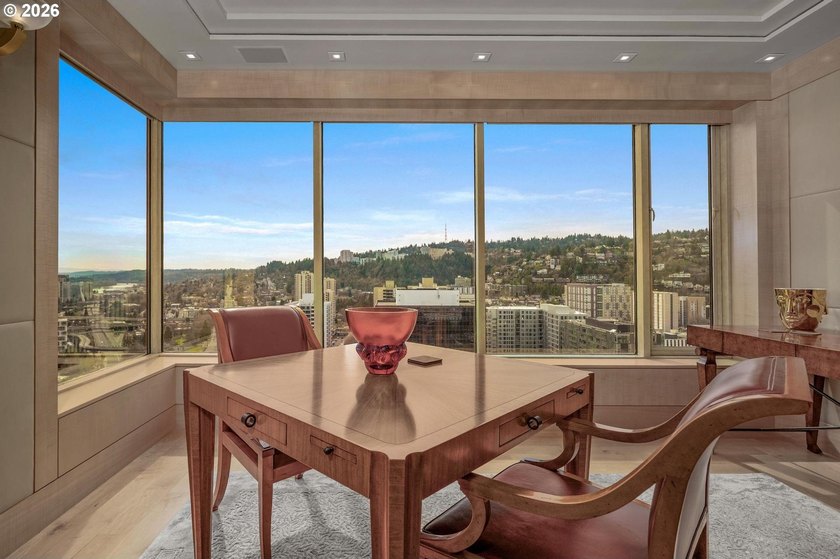 On the 24th floor of Fountain Plaza, this stunning residence - photo 7