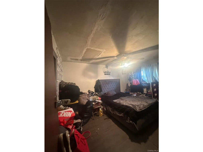 Welcome to 1317 Stratford Avenue, a well-maintained - photo 9
