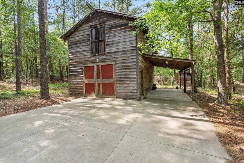 Capture the essence of peaceful, rustic luxury with this 10-acre - photo 37