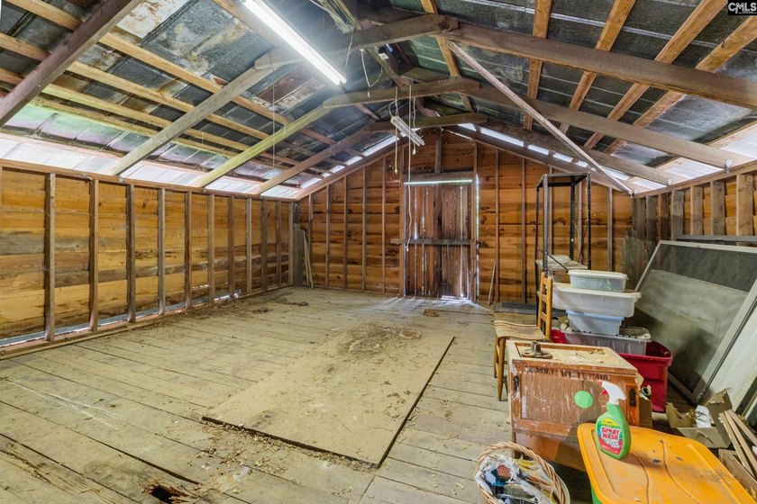 Capture the essence of peaceful, rustic luxury with this 10-acre - photo 39
