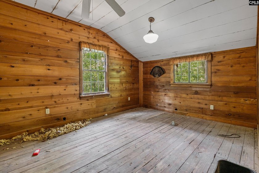 Capture the essence of peaceful, rustic luxury with this 10-acre - photo 40