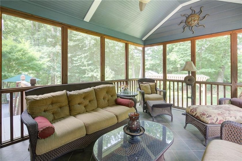 Welcome to #6580 Remington Drive in Cumming, a beautifully - photo 16
