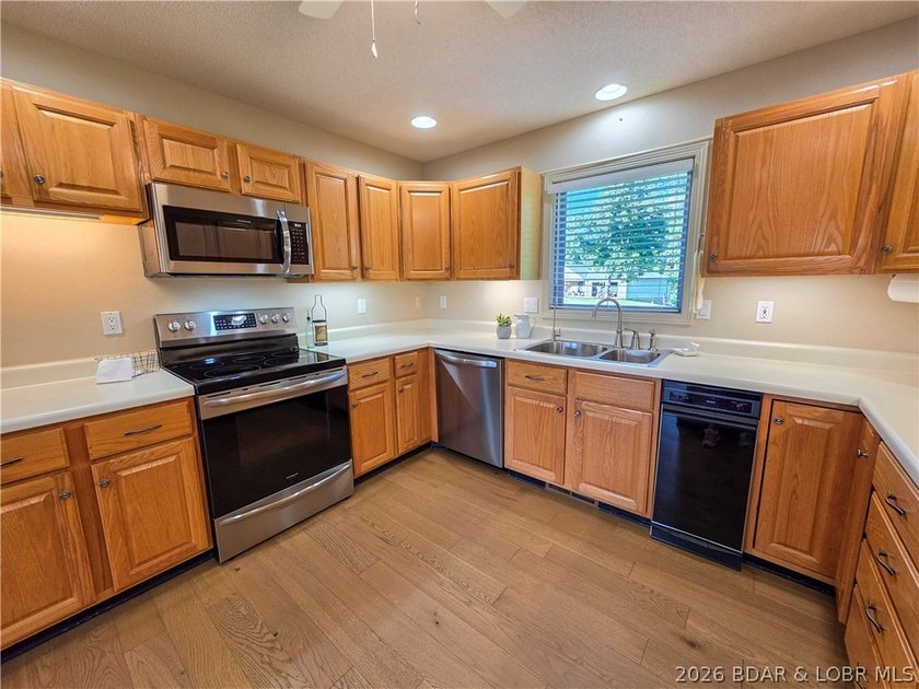 Pride of ownership is evident throughout this updated, 3-bed - photo 13