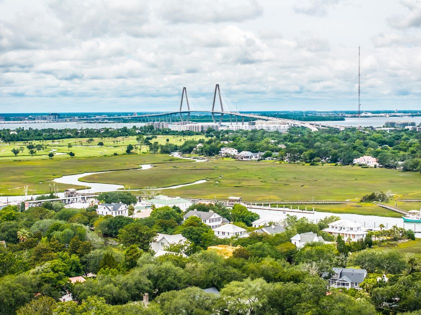 Welcome to 114 Live Oak Drive, a charming three-bedroom - photo 45