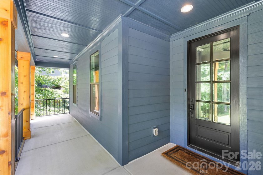 Welcome to lake living at its finest in the highly desirable - photo 7