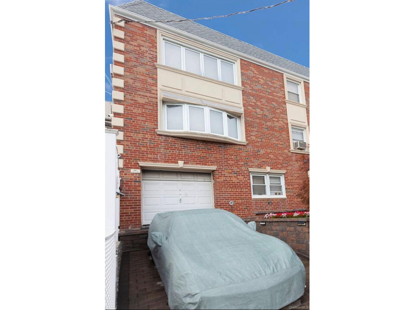 Don't miss your opportunity to own this exceptionally built 2 - photo 4