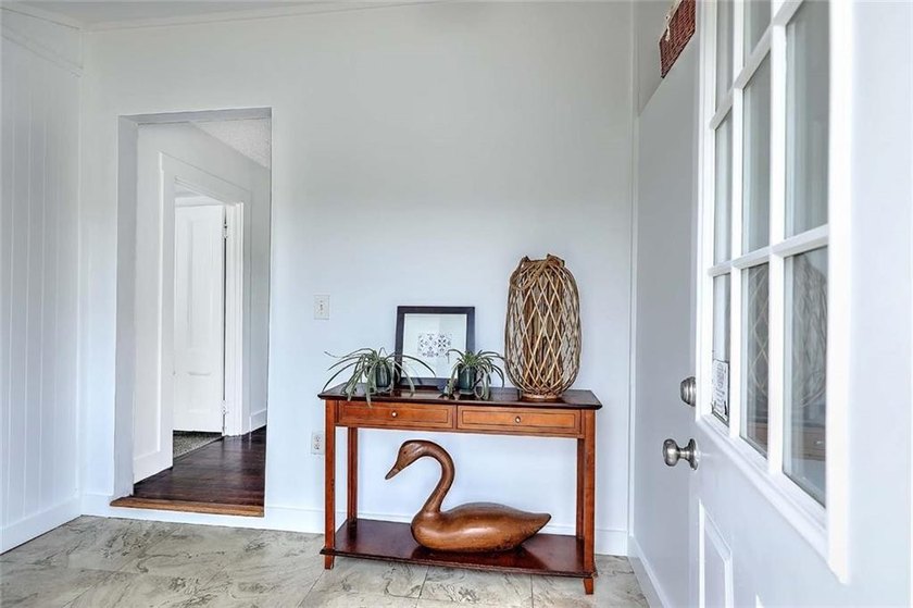 Welcome to this charming Riverside cottage, ideally located - photo 11