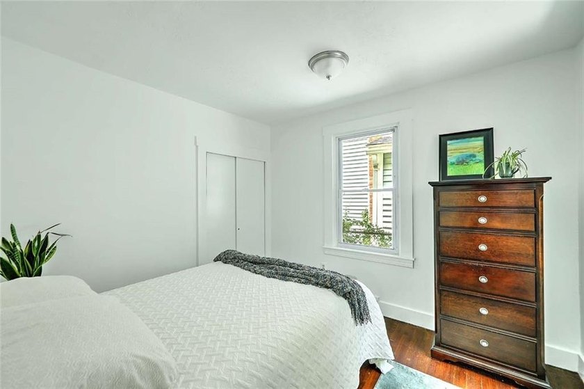 Welcome to this charming Riverside cottage, ideally located - photo 34