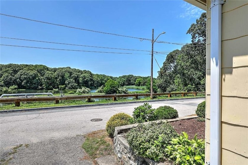 Welcome to this charming Riverside cottage, ideally located - photo 41