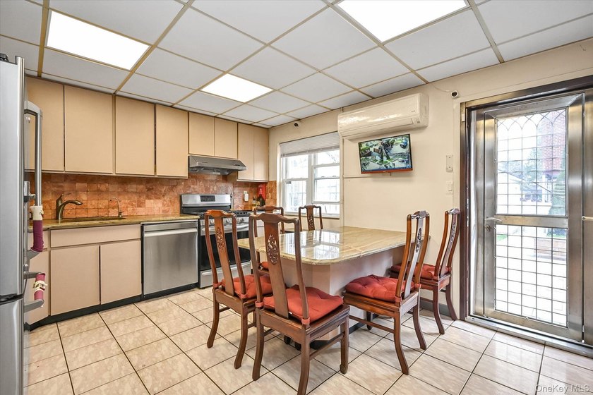 Solid brick home with R4 zoning in a prime Flushing/Fresh - photo 5