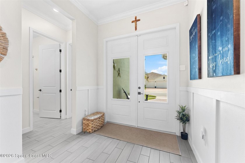 Model-inspired 3 bedroom + flex room, 3 full baths, 3 car garage - photo 4