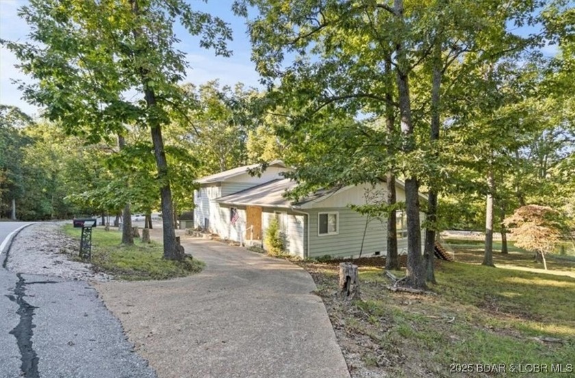 You read that right-a lake home on Horseshoe Bend with a garage - photo 5