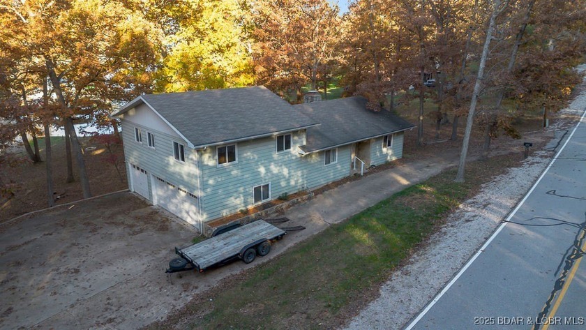 You read that right-a lake home on Horseshoe Bend with a garage - photo 9
