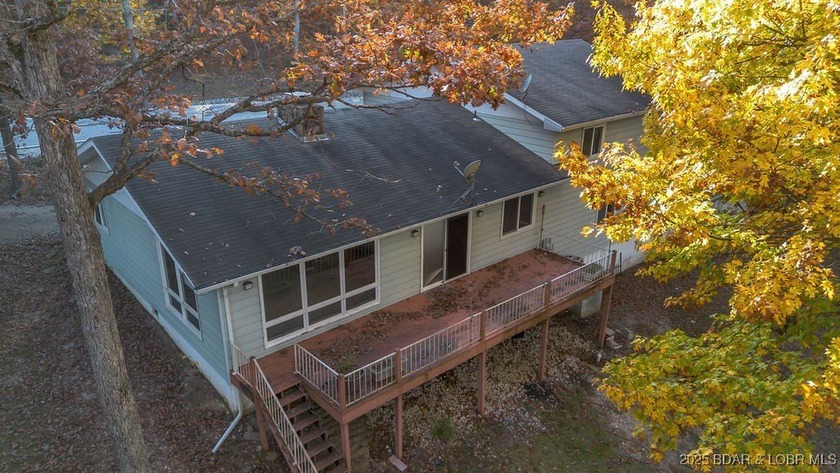 You read that right-a lake home on Horseshoe Bend with a garage - photo 10