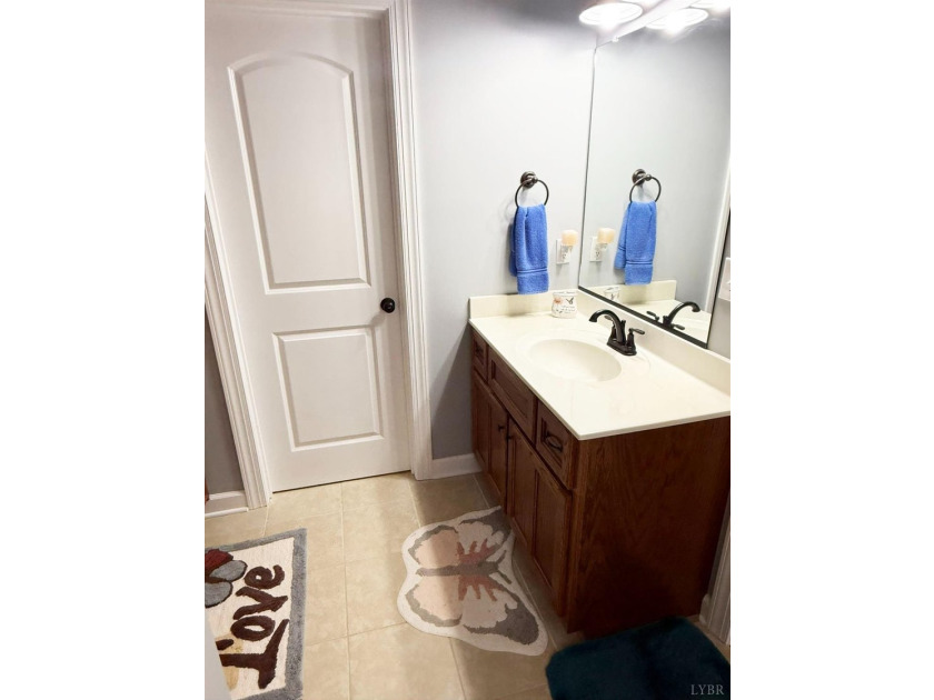 Nearly new, move-in ready home with over 1,800 square feet of - photo 22