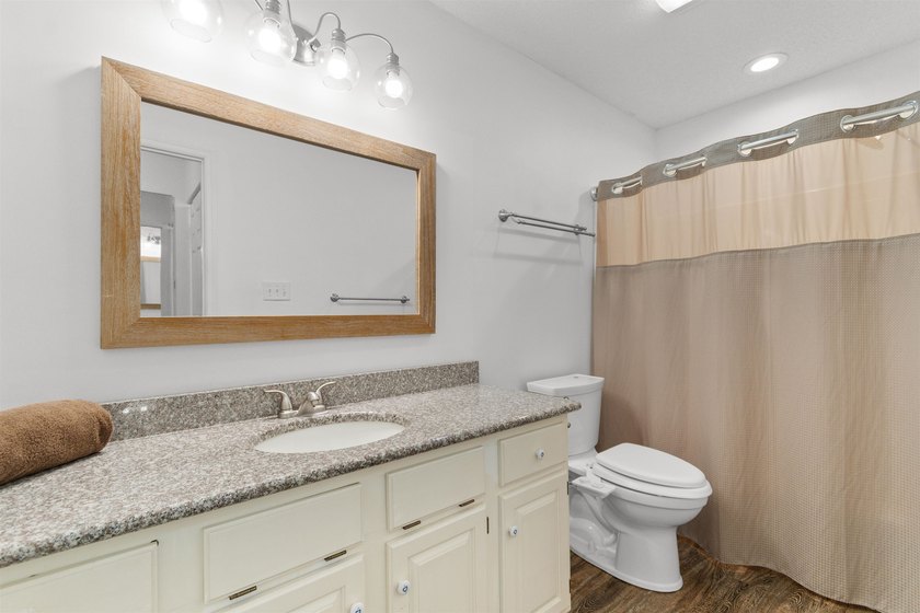 Rare opportunity in Azalea Place-homes here hardly ever hit the - photo 31
