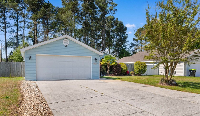 Rare opportunity in Azalea Place-homes here hardly ever hit the - photo 38