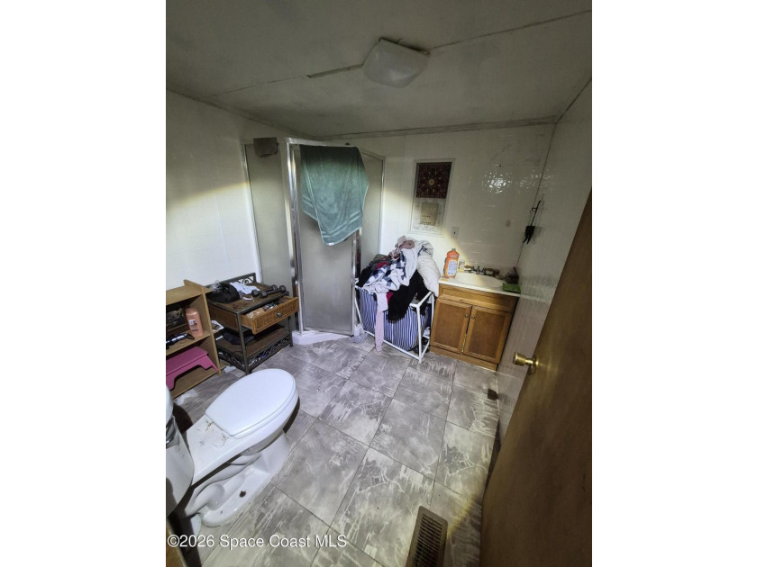 Motivated seller! Excellent opportunity with this 3 bed 2 bath - photo 10