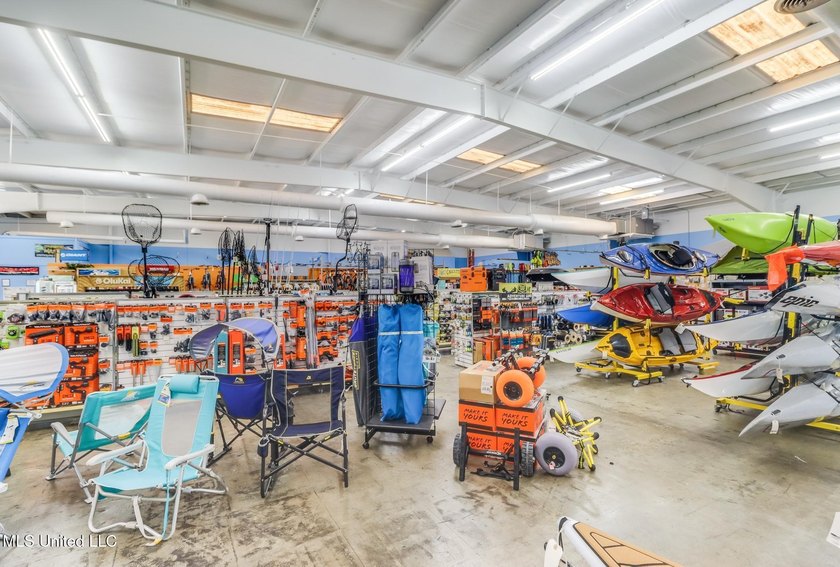 Prime retail space available. The climate controlled 10,752 SqFt - photo 23