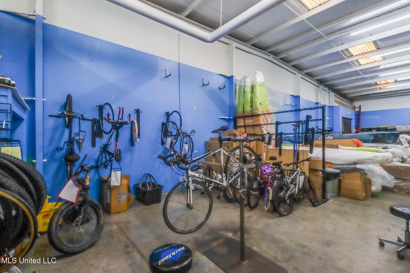 Prime retail space available. The climate controlled 10,752 SqFt - photo 27