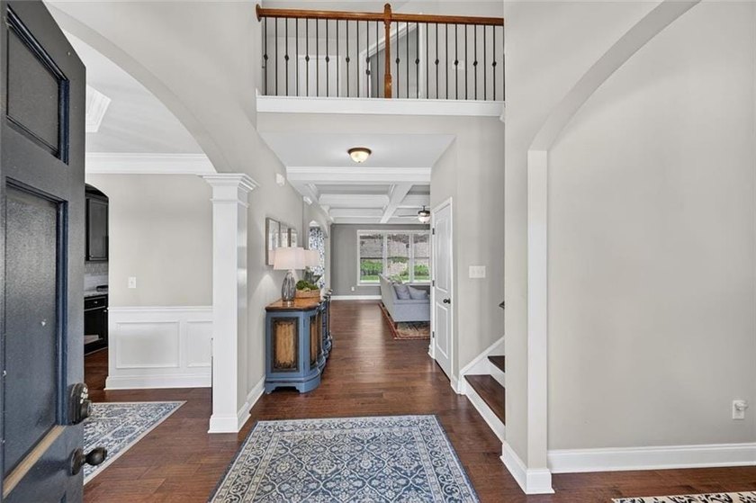 Gorgeous residence in prime Sugar Hill location. Nestled on a - photo 2