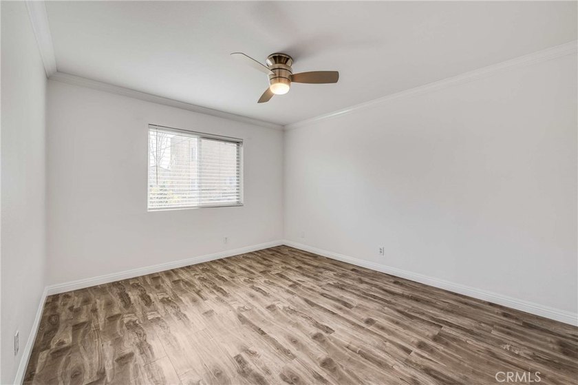 Welcome to 3565 Linden ave where a fully updated 2-bedroom and - photo 14