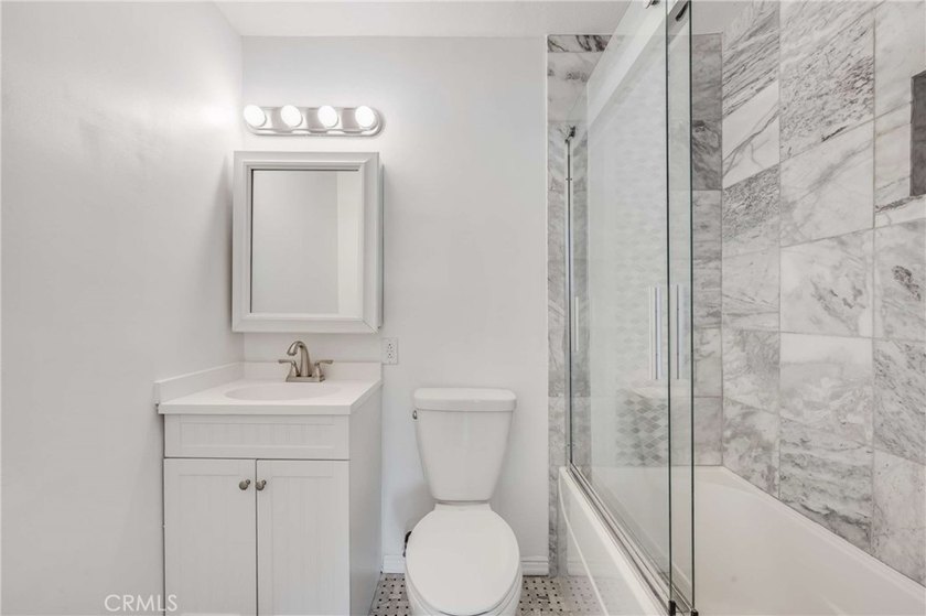 Welcome to 3565 Linden ave where a fully updated 2-bedroom and - photo 16