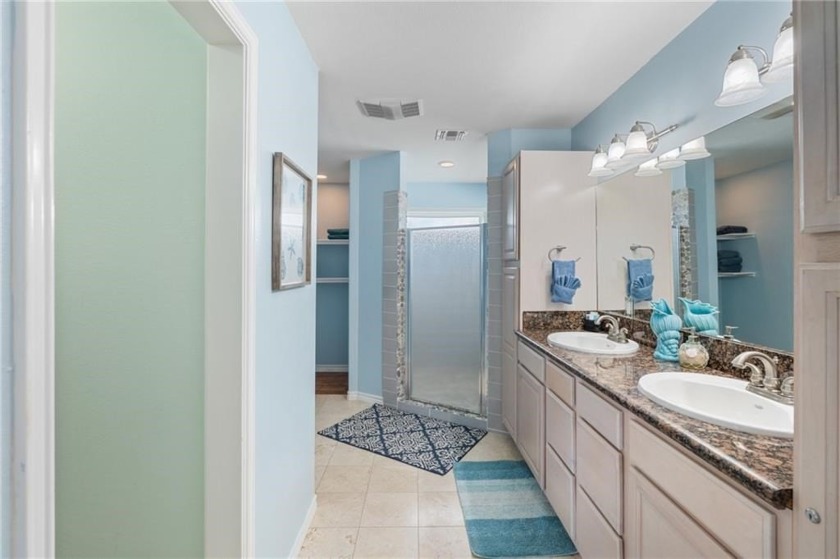 Life's a breeze in Rockport, &amp; this isn't just any home-it's an - photo 19