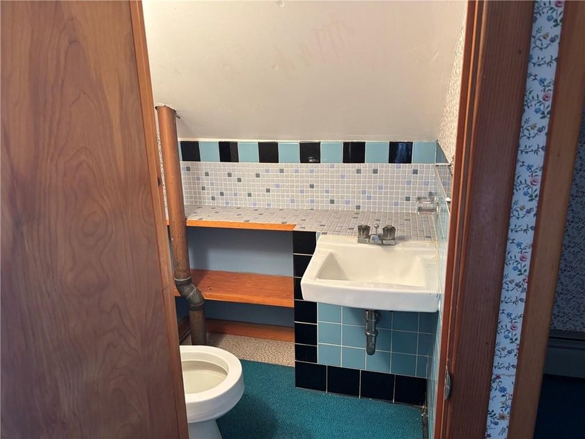 This home is ready for another generation of happy memories and - photo 19
