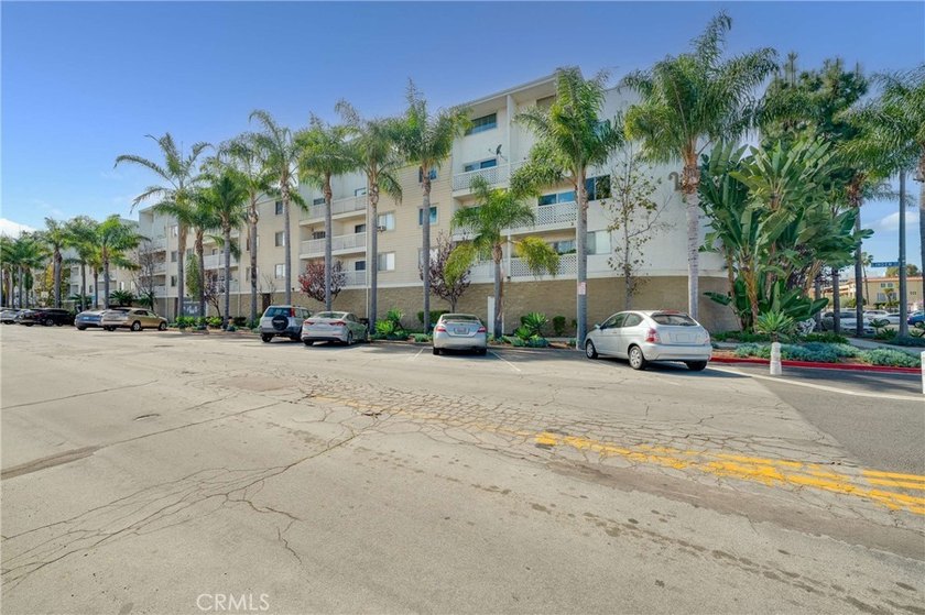 Welcome to 3565 Linden ave where a fully updated 2-bedroom and - photo 24