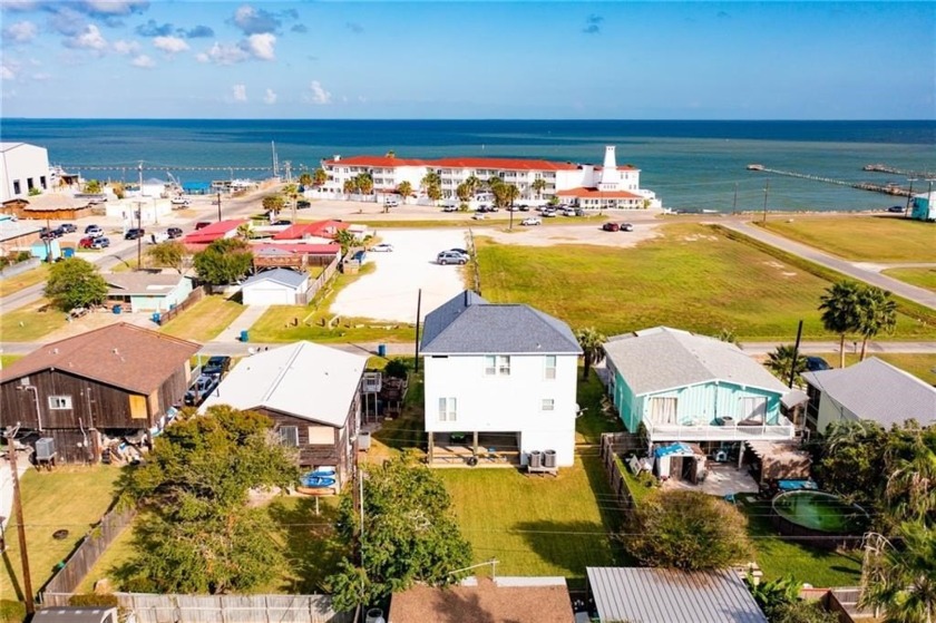 Life's a breeze in Rockport, &amp; this isn't just any home-it's an - photo 35