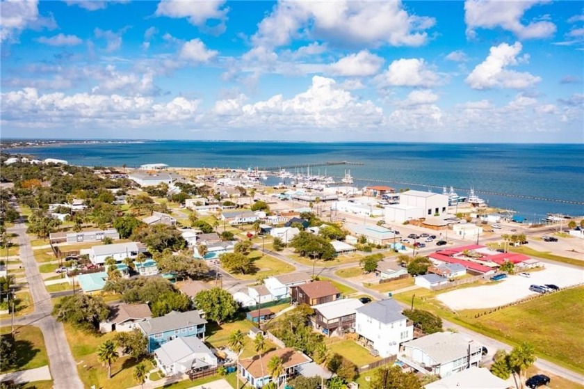 Life's a breeze in Rockport, &amp; this isn't just any home-it's an - photo 36
