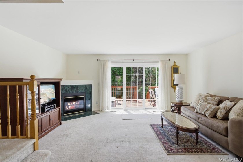 2 Bedroom 1.5 Bath Condo in East Islip School District. Larger - photo 4