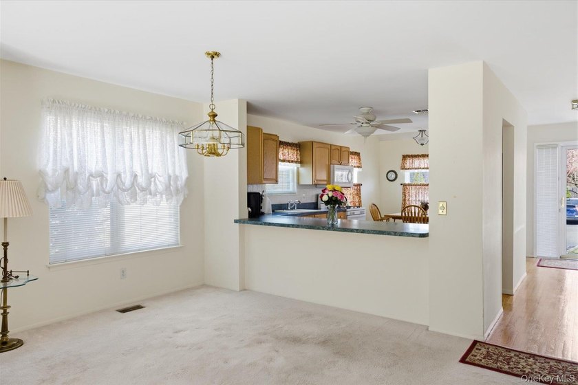2 Bedroom 1.5 Bath Condo in East Islip School District. Larger - photo 6