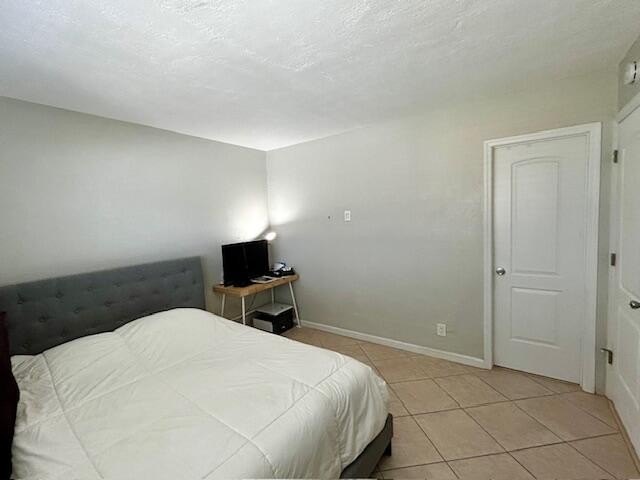Beautifully updated 2-bedroom, 2-bath residence located in the - photo 56