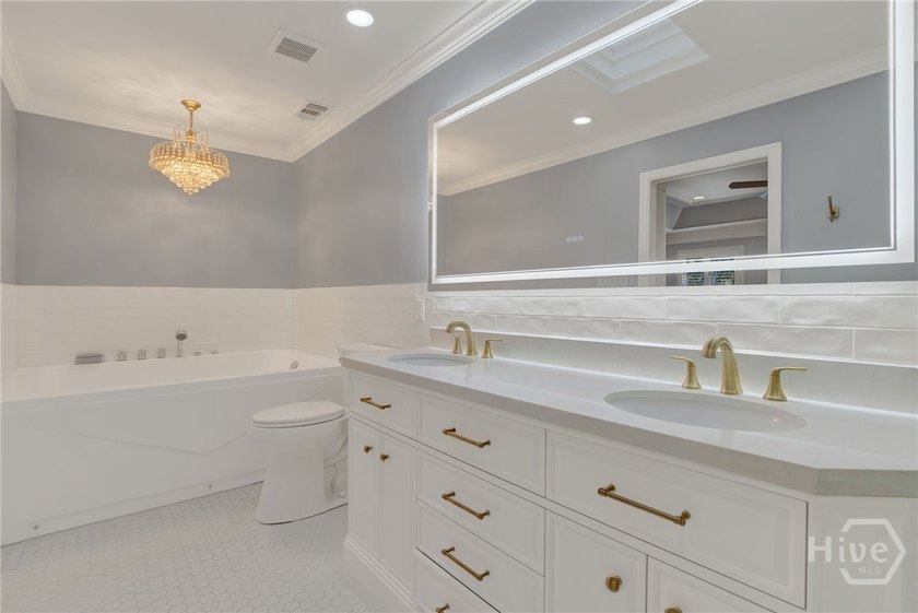 Welcome to an exceptional home in the highly sought-after - photo 21