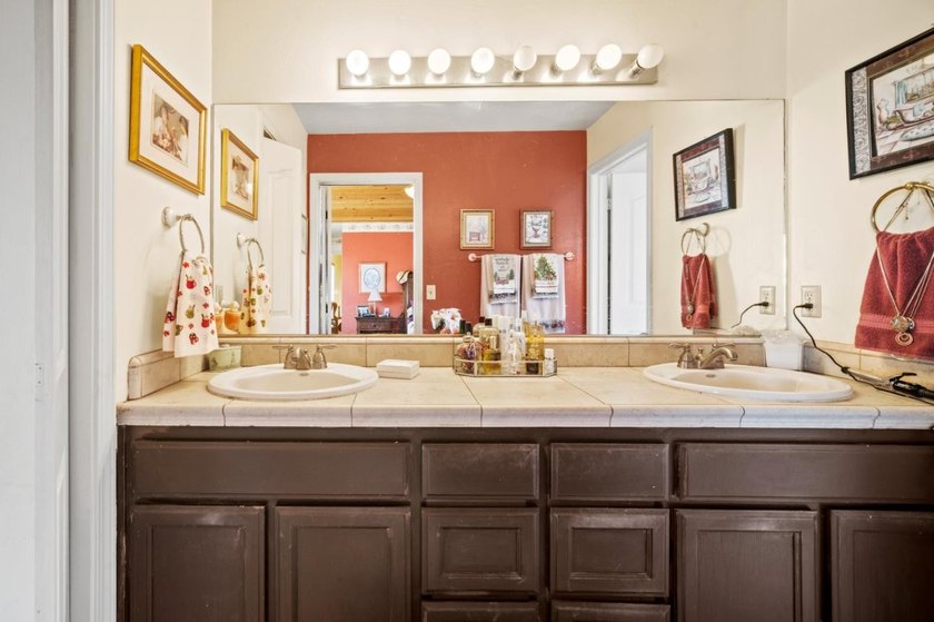Welcome to peaceful country living on a spacious 1.14-acre lot - photo 21