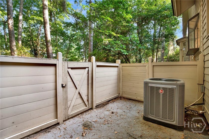 Welcome to an exceptional home in the highly sought-after - photo 33