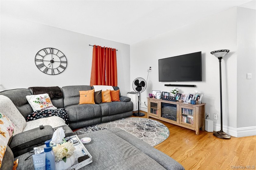 Well maintained detached three level home in the Van Nest - photo 11