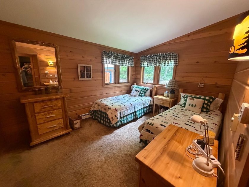 PAPOOSE LAKE GEM. This Turn-Key, fully furnished 3-bedroom, 2 - photo 16