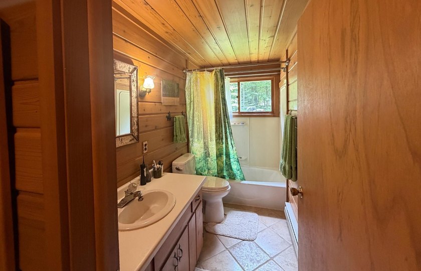 PAPOOSE LAKE GEM. This Turn-Key, fully furnished 3-bedroom, 2 - photo 18