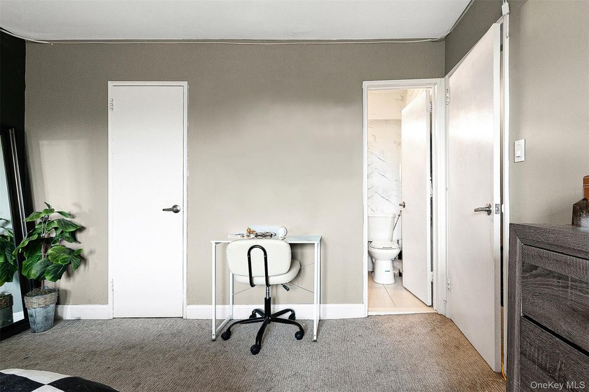 Welcome to this sprawling 3-bedroom, 2-bathroom corner unit in - photo 27