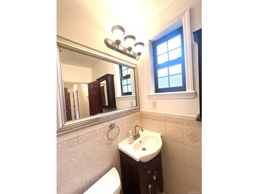 Charming Renovated Tudor Duplex | Prime North Flushing Ideally - photo 6