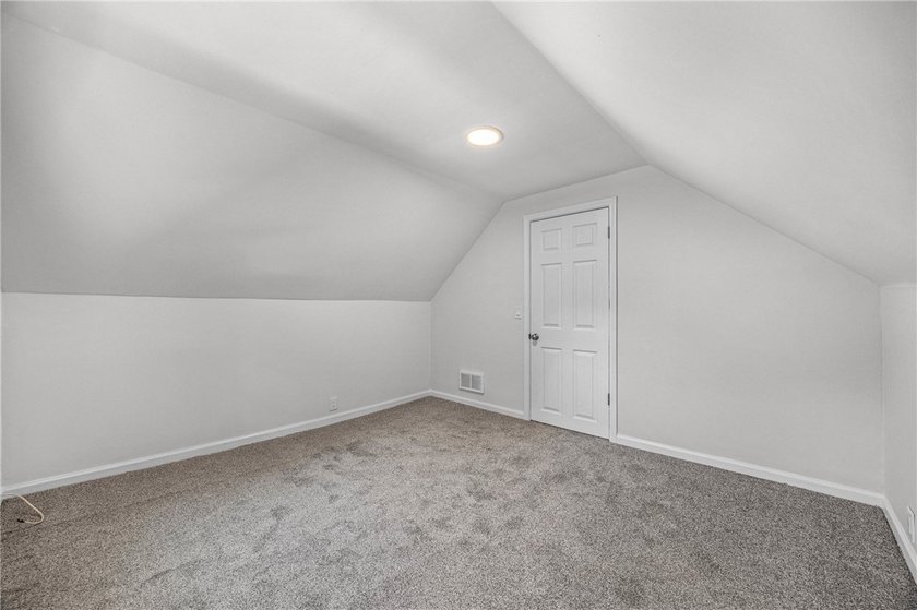 Welcome to 714 Otis Street in Rochester, NY! This adorable - photo 27