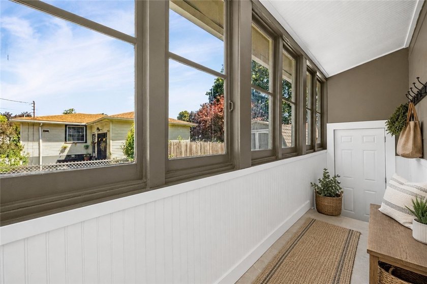 Welcome to 714 Otis Street in Rochester, NY! This adorable - photo 32