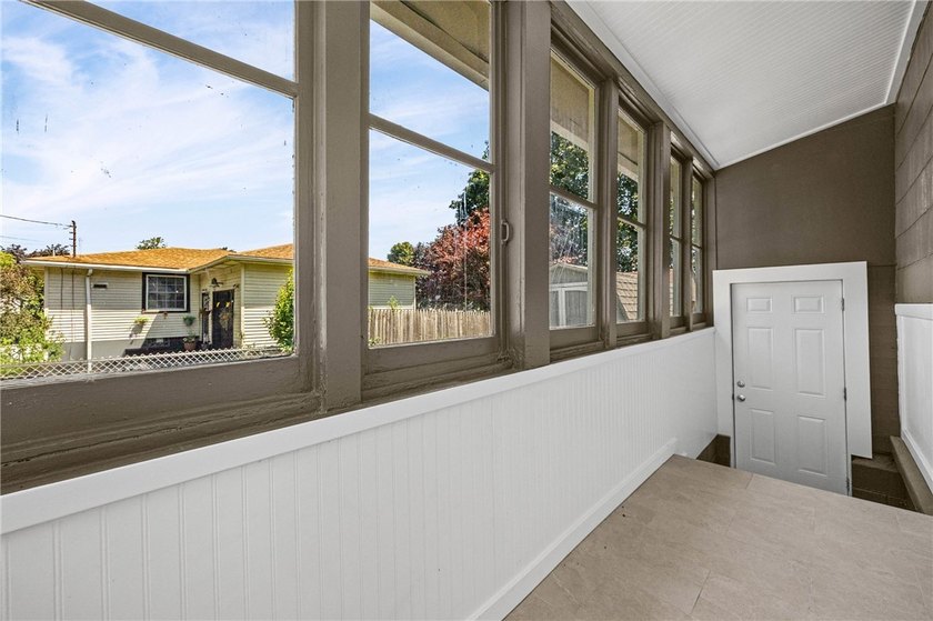 Welcome to 714 Otis Street in Rochester, NY! This adorable - photo 33