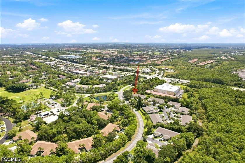 Rarely available end-unit villa in the desirable Sungate Villas - photo 33