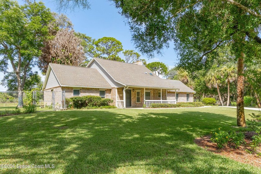 Dont miss this charming 3-bed, 2.5-bath 2 car garage home - photo 4