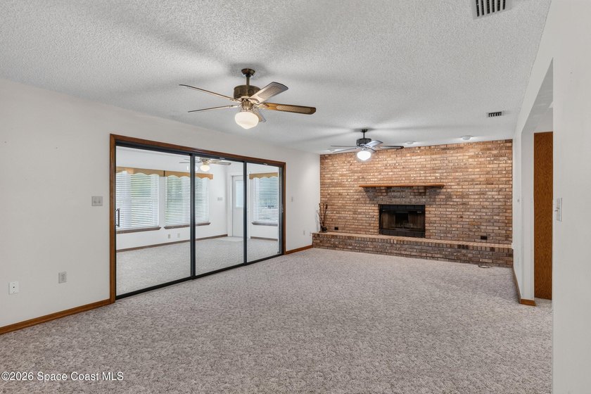 Dont miss this charming 3-bed, 2.5-bath 2 car garage home - photo 7