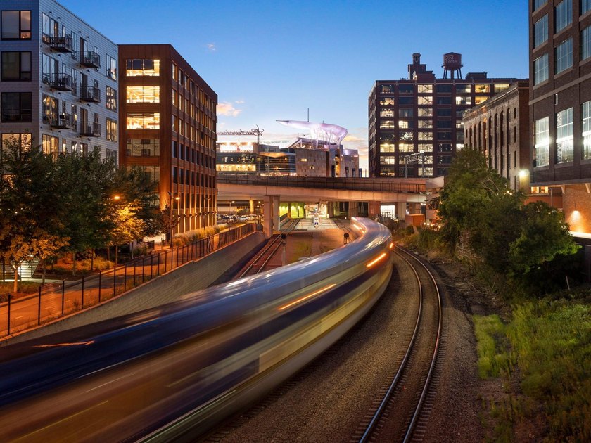 Move right into this beautifully updated top-floor North Loop - photo 31